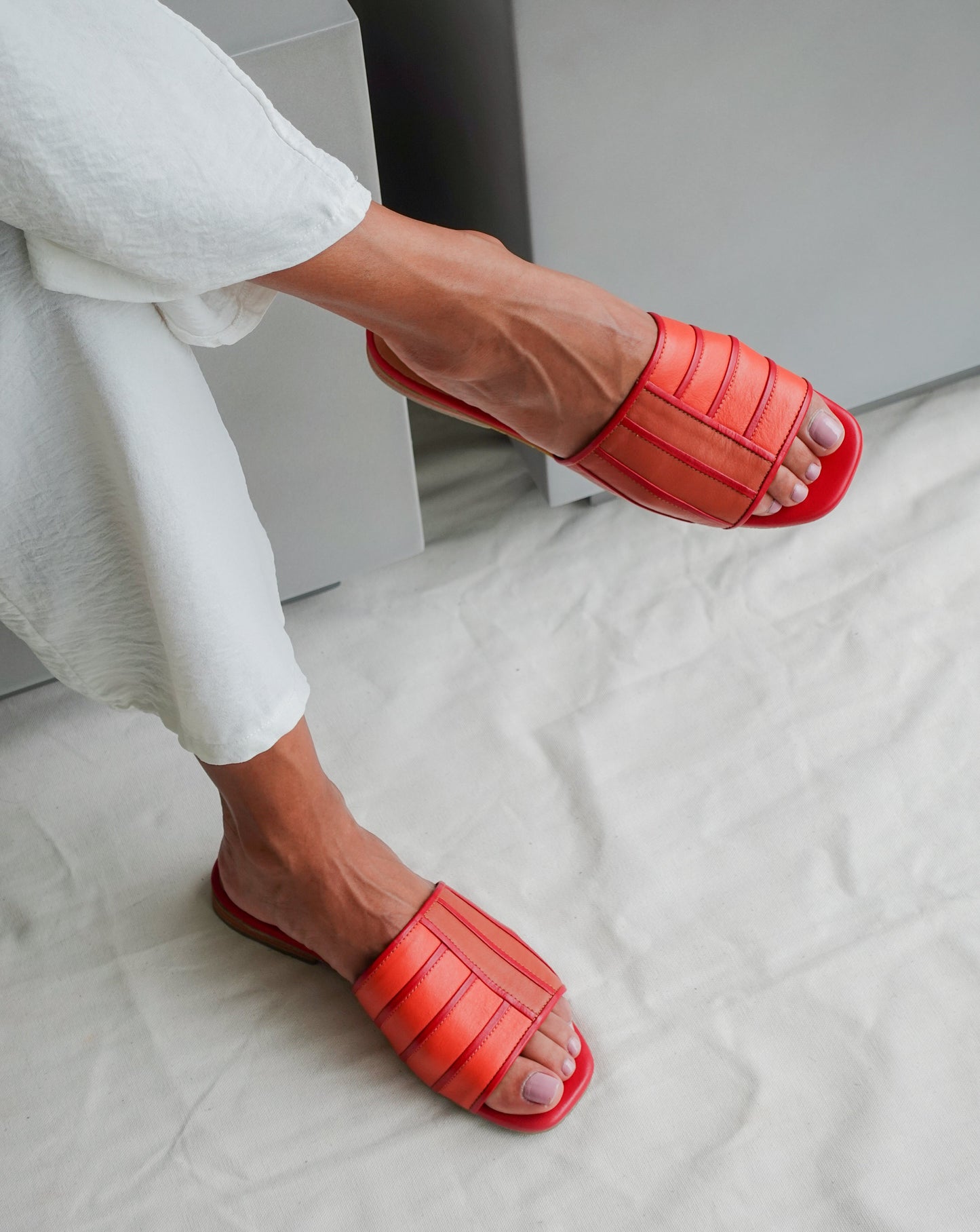 Amara Slide | Reds