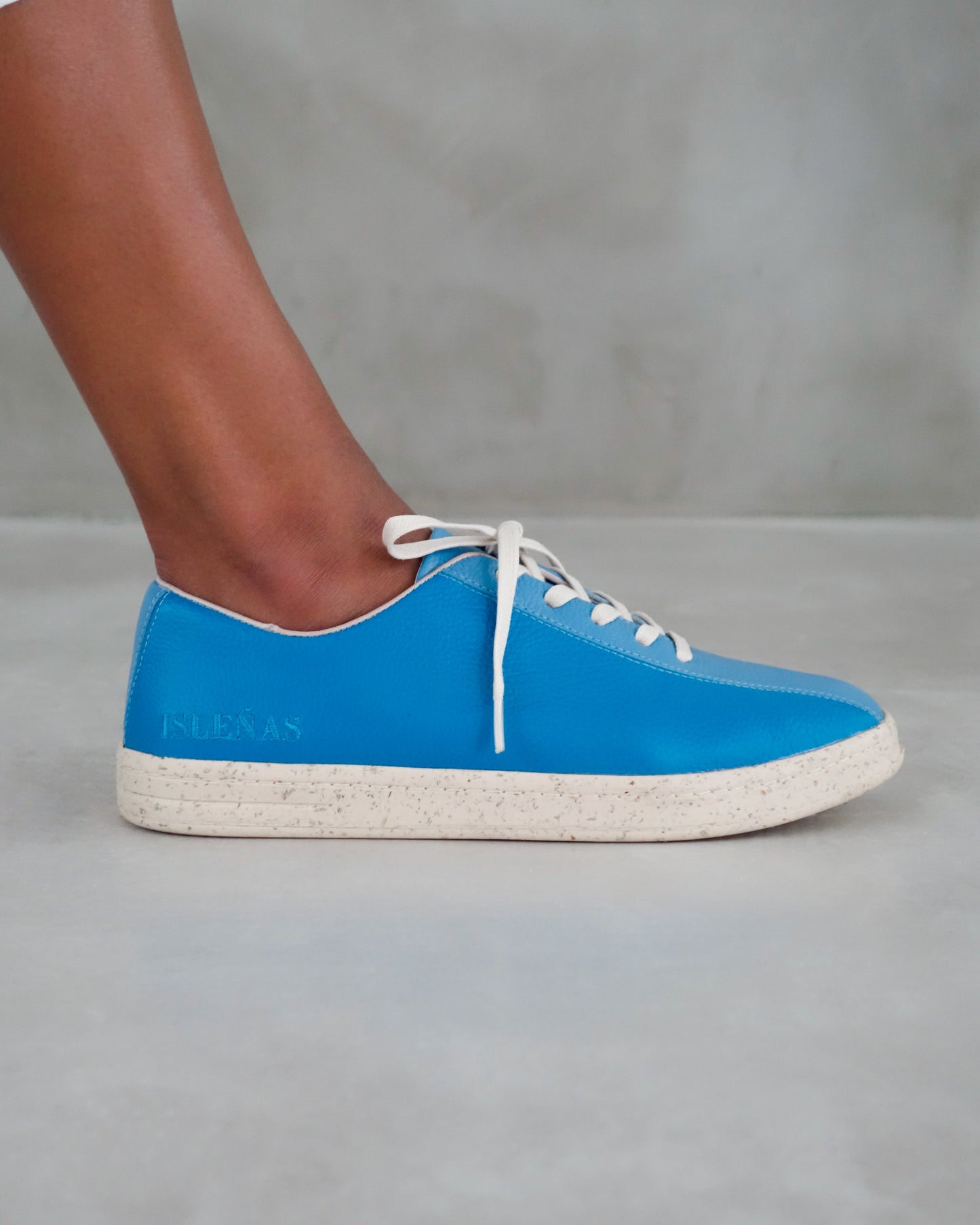 Sneaker Blue Gradient On Model
