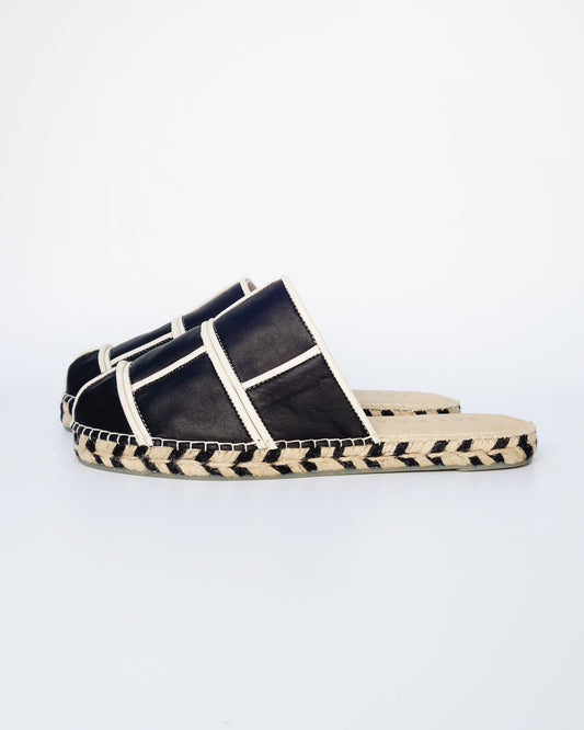 Off Grid Mule | Black & White | Size 7