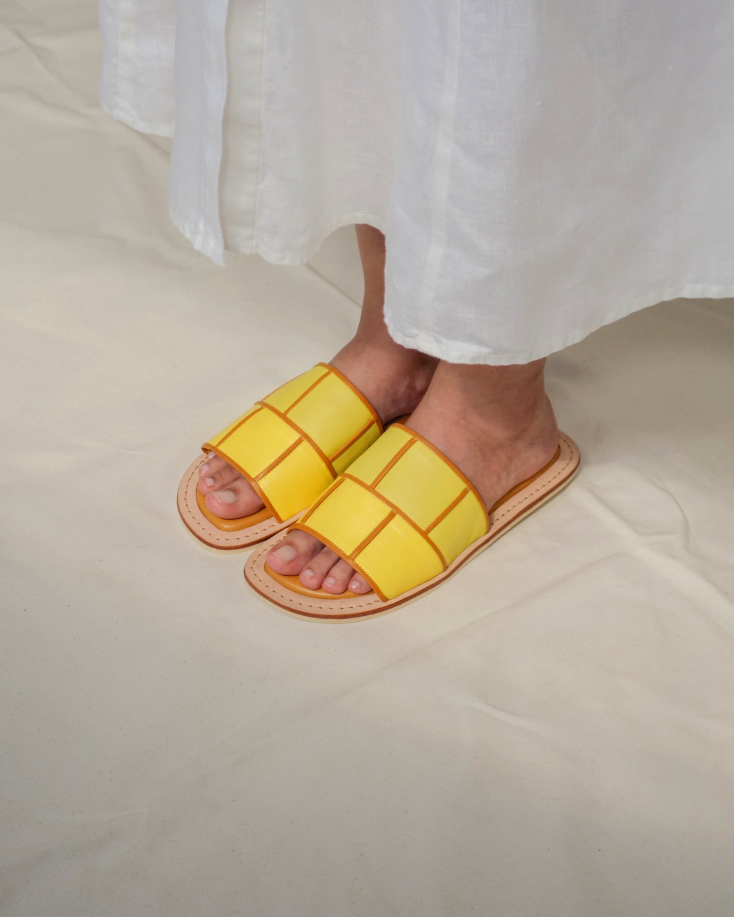 Off Grid Signature Slide | Yellows | Size 10