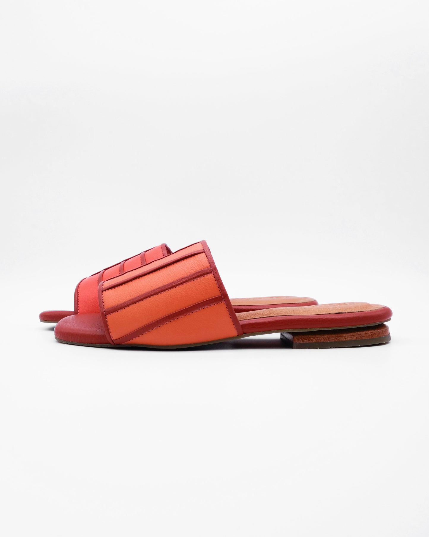 Amara Slide | Oranges