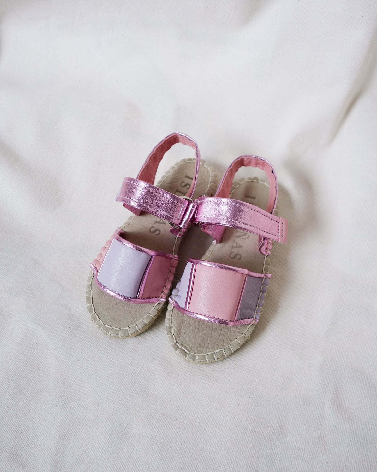 Isleñitas | Kids Off Grid Sandals | Bridal Colors